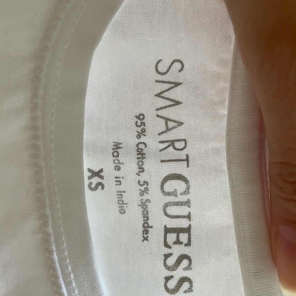 NEW: Guess White T-Shirt - Picture 2 of 3